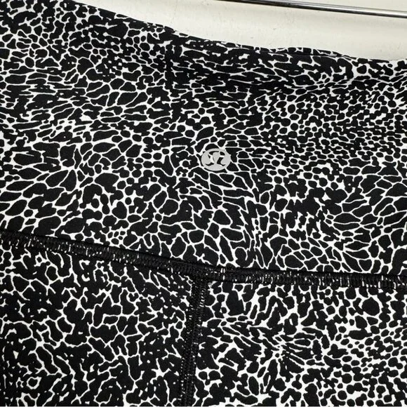 Wunder Under High-Rise TightBlocked Full-On Luxtreme 28" size 6 - Picture 5 of 6